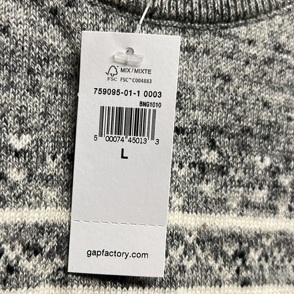 NWT - GAP Factory Men's Fair Isle Raglan Sweater, Light Gray - Size Large - Picture 10 of 11